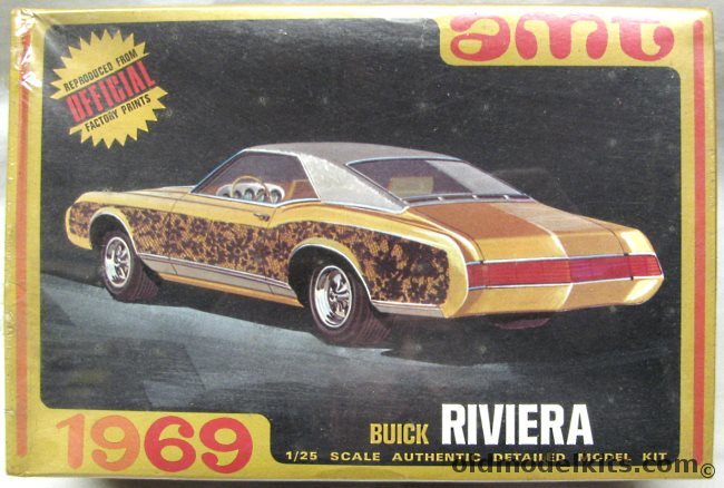 AMT 1/25 1969 Buick Riviera - Stock / Custom / Competition, Y915-200 plastic model kit